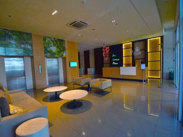 Rush Sale RFO 2BR Condo 30k Monthly near MOA, Airport, SLEX, BGC, Ortigas San lorenzo Place