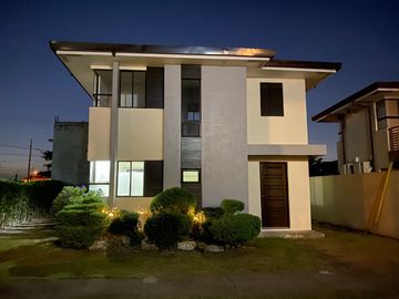 Rush House and Lot For Sale in Nuvali Laguna