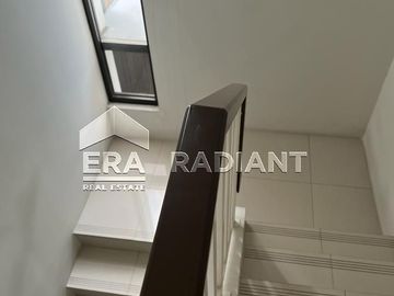 Rumah Hook Dijual di Bintaro, Cluster Kebayoran Harmony, Kondisi Siap Huni