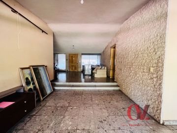 CASA DE UNA PLANTA CON GRAN JARDIN Y EXCEPCIONAL UBICACIÓN