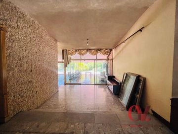 CASA DE UNA PLANTA CON GRAN JARDIN Y EXCEPCIONAL UBICACIÓN