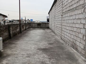 CASA EN VENTA EN EL SUBURBIO DE GUAYAQUIL, 2 PISOS RENTEROS EN GUAYAQUIL,ECUADOR