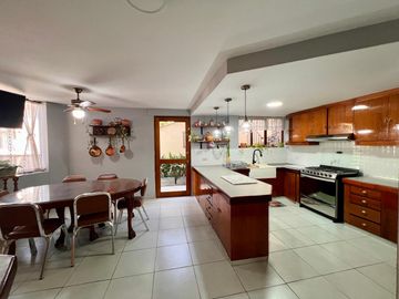 VENTA CASA LA PLANICIE LA MOLINA