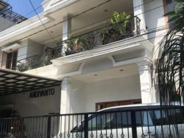 Rumah Mewah Dikelilingi Cafe Dan Hotel Area Benhil Dan Bebas Banjir