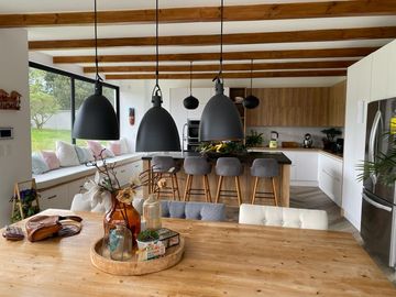 HERMOSA QUINTA EN CHECA CON CASA MODERNA 3 HABITACIONES TIPO EUROPEA