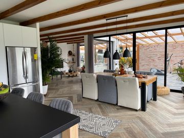 HERMOSA QUINTA EN CHECA CON CASA MODERNA 3 HABITACIONES TIPO EUROPEA
