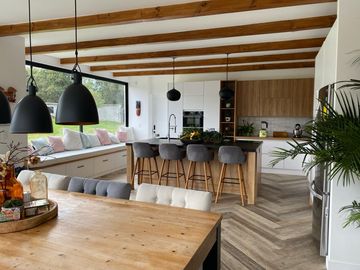 HERMOSA QUINTA EN CHECA CON CASA MODERNA 3 HABITACIONES TIPO EUROPEA