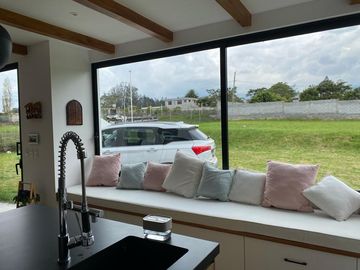 HERMOSA QUINTA EN CHECA CON CASA MODERNA 3 HABITACIONES TIPO EUROPEA