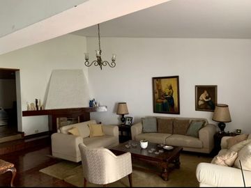 VENTA DE AMPLIA CASA COMO TERRENO EN LA MOLINA