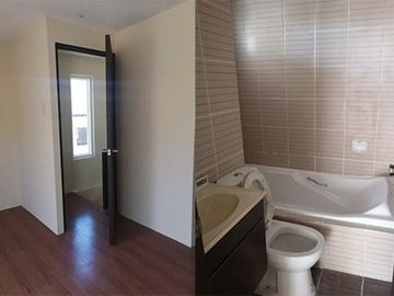 Condominium For Sale at Tagaytay Hampton Villas