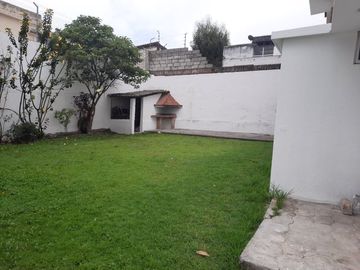 Vendo Casa Rentera Norte de Quito