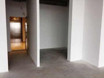 AMPLIA OFICINA CON ESPECTACULAR VISTA, EN PLENO CORAZON DEL CENTRO FINANCIERO DE SAN ISIDRO
