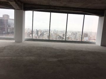 AMPLIA OFICINA CON ESPECTACULAR VISTA, EN PLENO CORAZON DEL CENTRO FINANCIERO DE SAN ISIDRO
