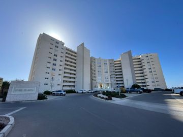 DEPARTAMENTO DE 3D Y 2B, 2 ESTACIONAMIENTOS Y 2 BODEGA EN LAGUNA DEL MAR