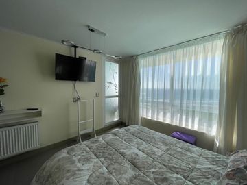 DEPARTAMENTO DE 3D Y 2B, 2 ESTACIONAMIENTOS Y 2 BODEGA EN LAGUNA DEL MAR