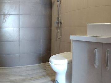 Departamento de Venta en  San Juan de Cumbaya, con facil acceso a vias principales