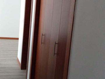 Departamento de Venta en Cumbaya, con facil acceso a vias principales