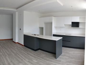 Departamento de Venta en Cumbaya, con facil acceso a vias principales