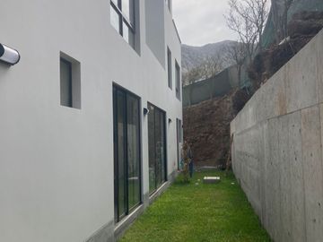 ESPECTACULAR CASA DE CAMPO EN CONDOMINIO LA RAYA DE CIENEGUILLA: 8 DORMITORIOS Y 8 BAÑOS PARA VIVIR EL LUJO RURAL
