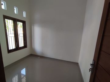 MILIKI SEGERA RUMAH MURAH DENGAN DESAIN SANGAT MENARIK! CUMA 7 MENIT KE UMY! MOBIL BISA SAMPINGAN