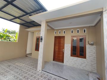 MILIKI SEGERA RUMAH MURAH DENGAN DESAIN SANGAT MENARIK! CUMA 7 MENIT KE UMY! MOBIL BISA SAMPINGAN