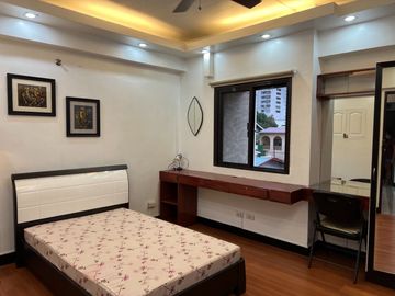 For Sale: 2 Bedroom with Balcony and Parking at El Jardin del Presidente II, Quezon City