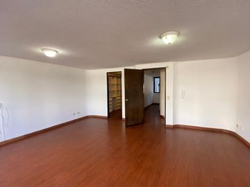 CASA EN VENTA SECTOR DE LA GONZÁLEZ SUÁREZ
