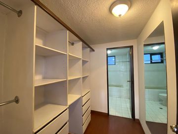 CASA EN VENTA SECTOR DE LA GONZÁLEZ SUÁREZ