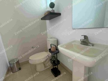 CASA amueblada en RENTA en privada Quinta Real Irapuato