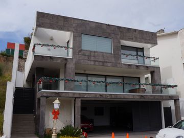 CASA EN VENTA EN BOSQUE ESMERALDA