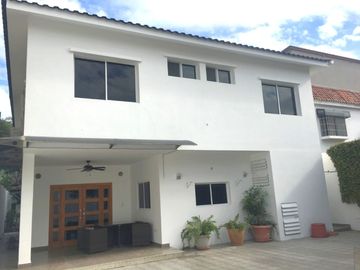 VENTA CASA EN PUERTO AZUL - VIA A LA COSTA