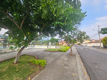 VENTA CASA EN PUERTO AZUL - VIA A LA COSTA