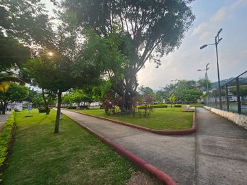 VENTA CASA EN PUERTO AZUL - VIA A LA COSTA