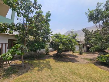 Chaclacayo: Venta de Casa Como Terreno, Centrica Ubicación.