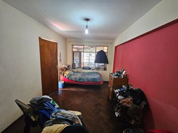 Chaclacayo: Venta de Casa Como Terreno, Centrica Ubicación.