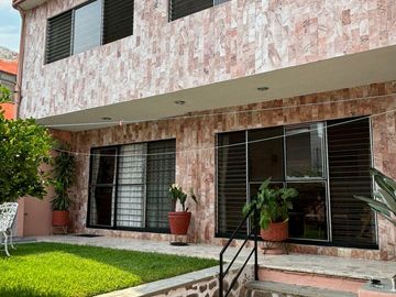 Venta de casa con 5 recamaras en Cuernavaca Morelos