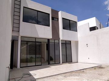 CASA en Mayorazgo Priv San Gabriel