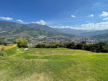 ✴️ VENDO ✴️Espectacular Casa Campestre en Copacabana, sector Barrio el Pedregal, Parcelación el paraíso P.H.