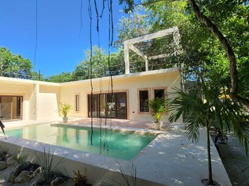 4 villas en la selva de Akumal. Comunidad muy exclusiva.