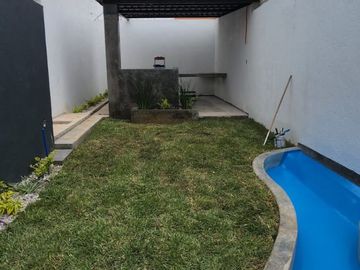 Casa en venta con alberca por Cuernavaca en Ahuatepec Morelos