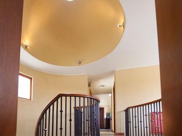SE VENDE HERMOSA CASA DE VENTA EN LA URBANIZACIÓN DE LUJO CUNUCBAMBA EN CUMBAYA