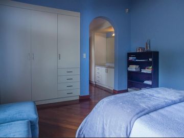 SE VENDE HERMOSA CASA DE VENTA EN LA URBANIZACIÓN DE LUJO CUNUCBAMBA EN CUMBAYA
