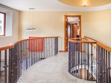 SE VENDE HERMOSA CASA DE VENTA EN LA URBANIZACIÓN DE LUJO CUNUCBAMBA EN CUMBAYA