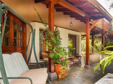 SE VENDE HERMOSA CASA DE VENTA EN LA URBANIZACIÓN DE LUJO CUNUCBAMBA EN CUMBAYA