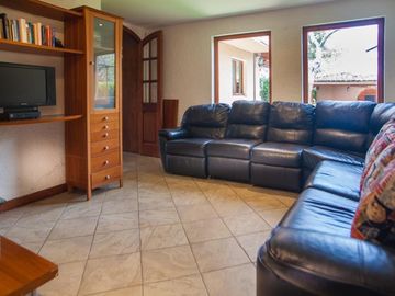 SE VENDE HERMOSA CASA DE VENTA EN LA URBANIZACIÓN DE LUJO CUNUCBAMBA EN CUMBAYA