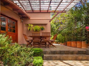 SE VENDE HERMOSA CASA DE VENTA EN LA URBANIZACIÓN DE LUJO CUNUCBAMBA EN CUMBAYA