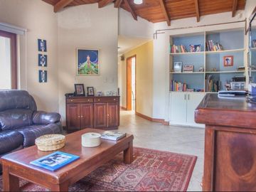 SE VENDE HERMOSA CASA DE VENTA EN LA URBANIZACIÓN DE LUJO CUNUCBAMBA EN CUMBAYA
