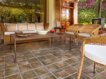 SE VENDE HERMOSA CASA DE VENTA EN LA URBANIZACIÓN DE LUJO CUNUCBAMBA EN CUMBAYA