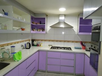 SE VENDE Hermosa Casa 2 Pisos, cercana  a Municipalidad de Conchalí.