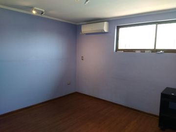 SE VENDE Hermosa Casa 2 Pisos, cercana  a Municipalidad de Conchalí.